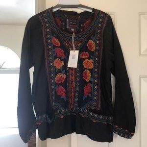 Johnny Was shirt size xs but it will fit small